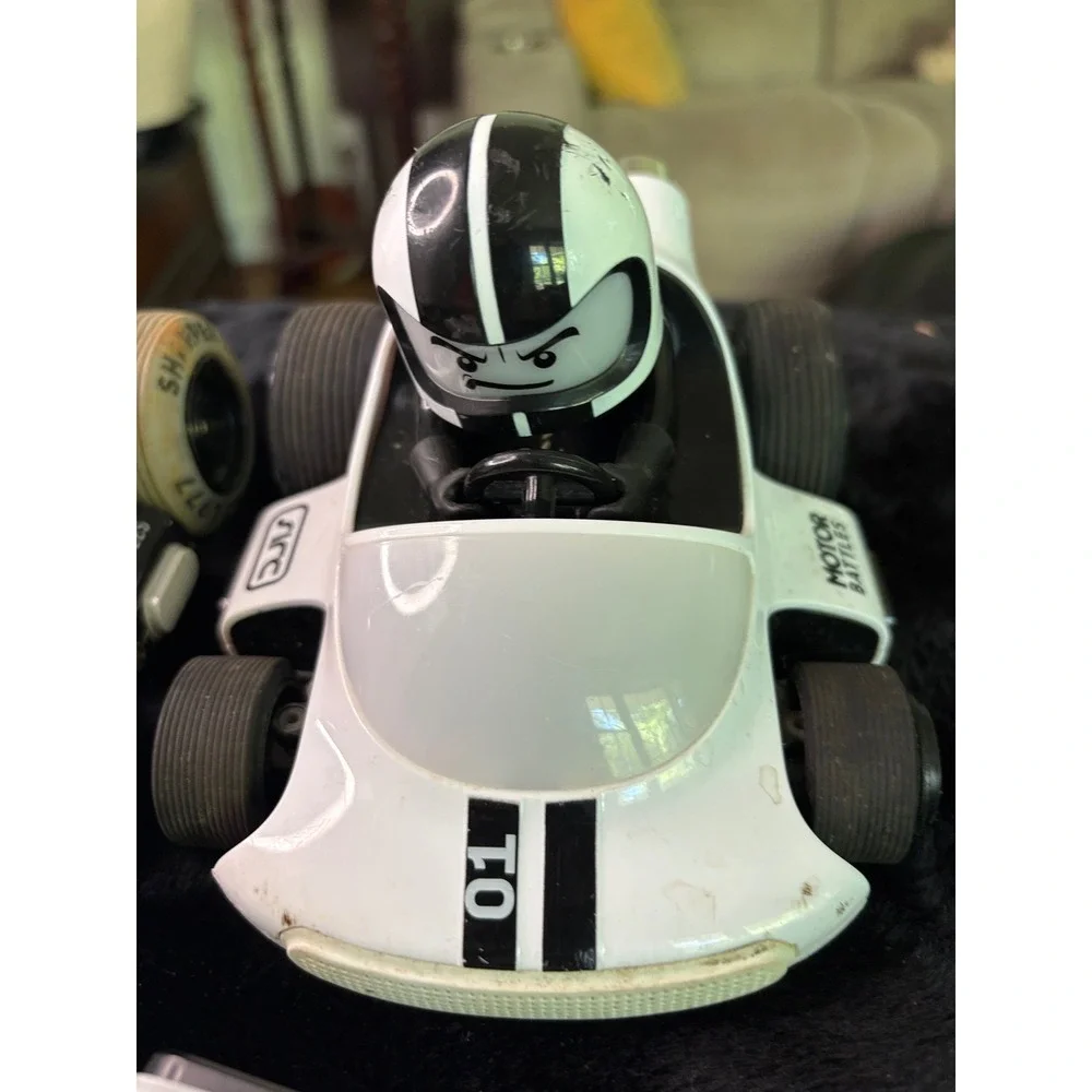 Motor Battles Remote Control Light-Up Cars Set Model 1017802 RC Bumper Cars